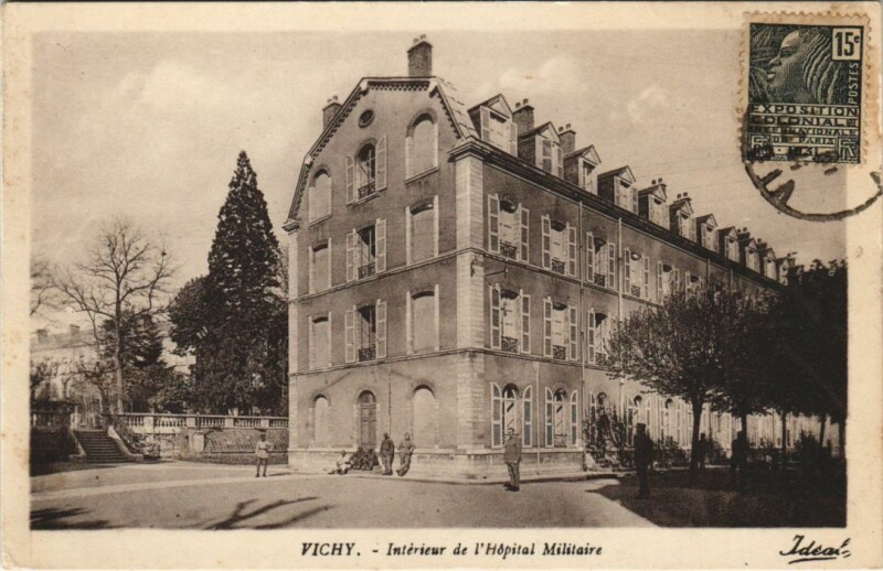 Carte postale ancienne Vichy Interieur de l'HOpital Militaire à Vichy