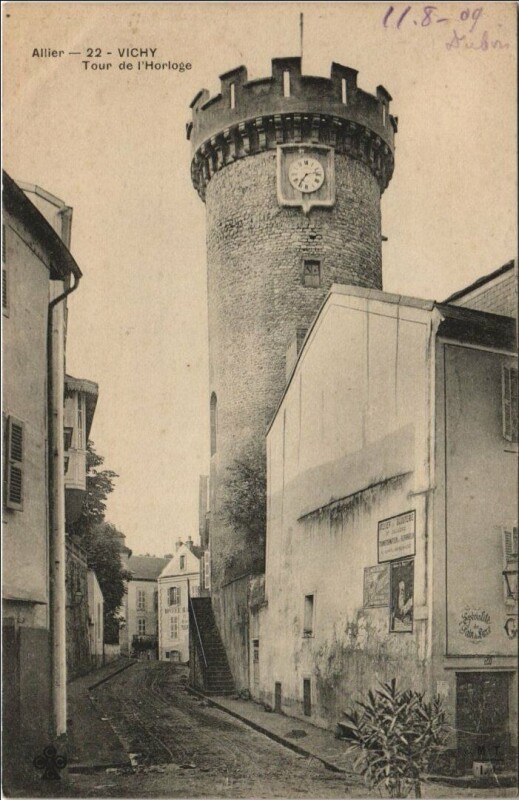 Carte postale ancienne Vichy Tour de l'Horloge à Vichy