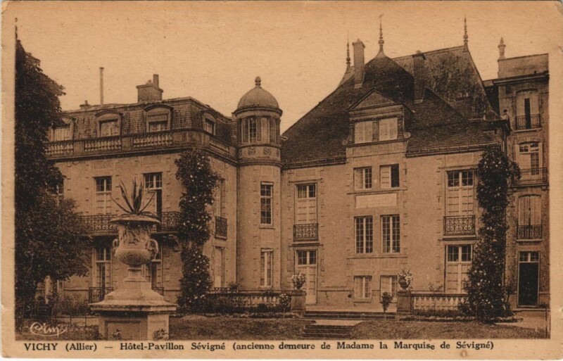 Carte postale ancienne Vichy Hotel Pavillon Sevigne à Vichy