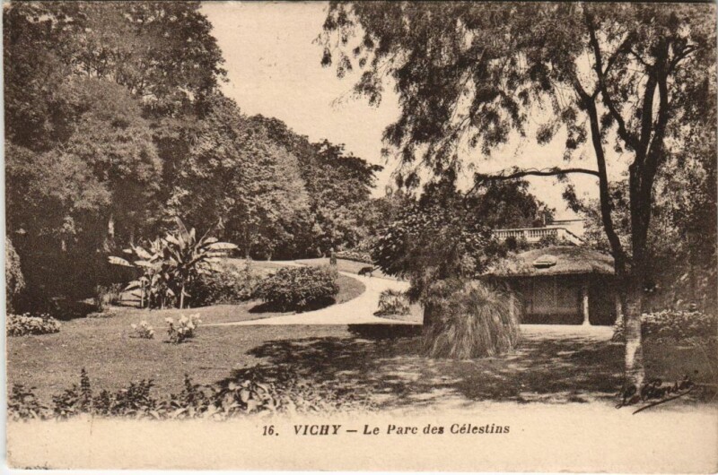 Carte postale ancienne Vichy Le Parc des Celestins à Vichy