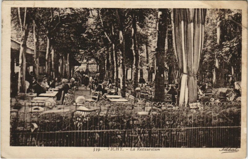 Carte postale ancienne Vichy La Restauration à Vichy