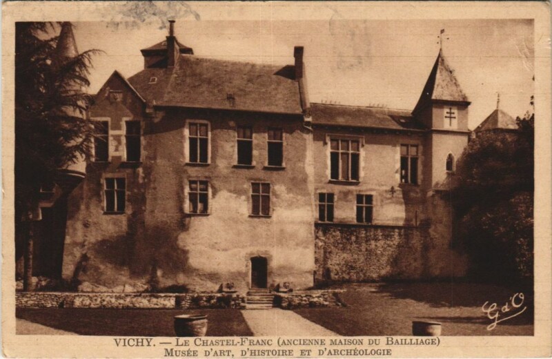 Carte postale ancienne Vichy Le Chastel Franc à Vichy