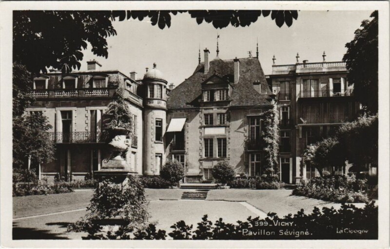 Carte postale ancienne Vichy Pavillon Sevigne à Vichy