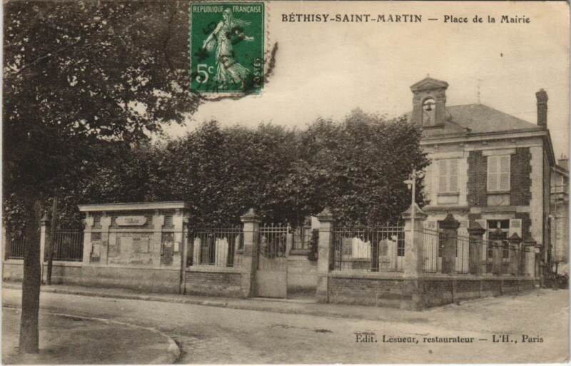 Carte postale ancienne Bethisy-Saint-Martin Place de la Mairie