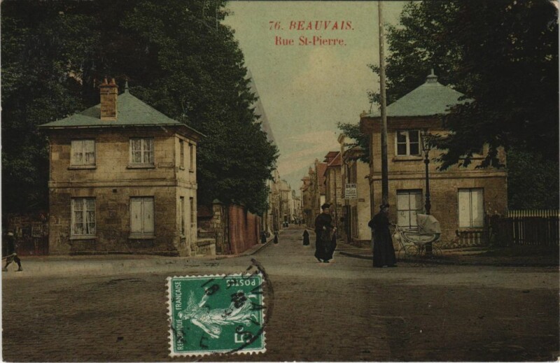 Carte postale ancienne Beauvais Rue Saint-Pierre à Beauvais
