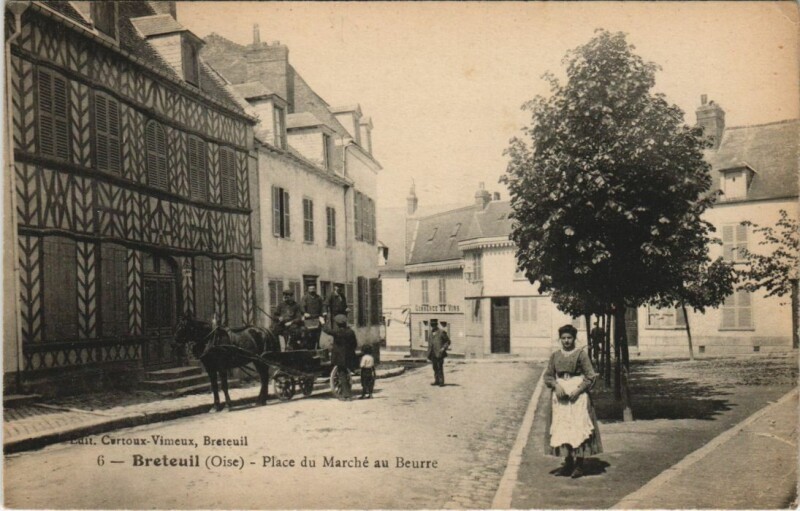 Carte postale ancienne Breteuil Place du Marche au Beurre à Breteuil