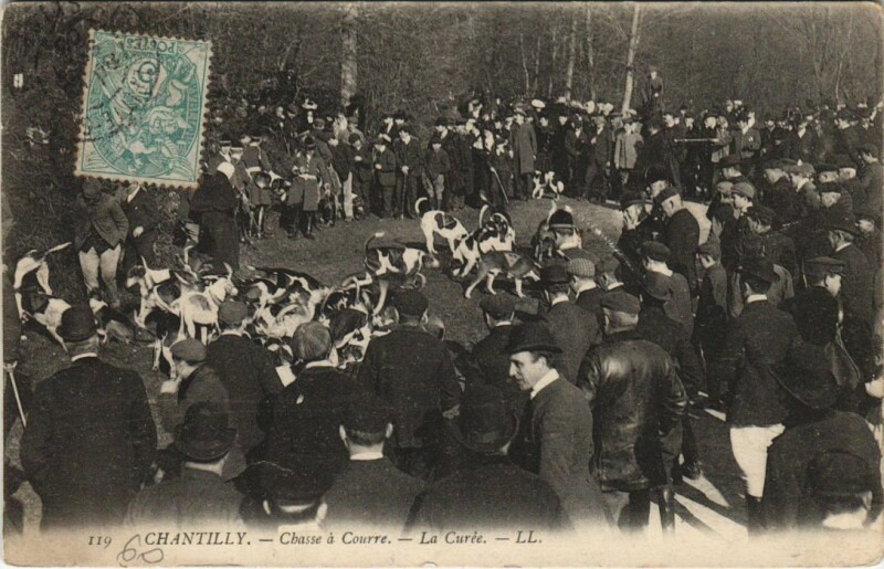 Carte postale ancienne Chantilly Chasse a Courre - La Curee à Antilly