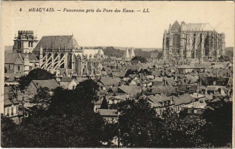 Carte postale ancienne Beauvais Panorama pris du Parc des Eaux à Beauvais