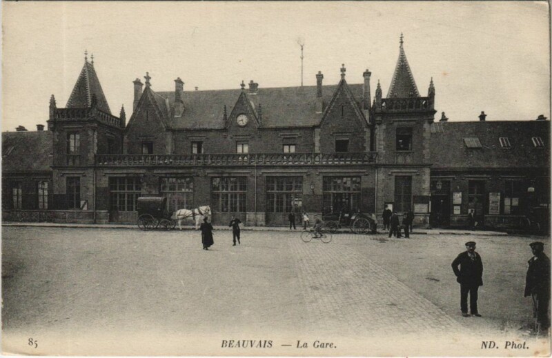 Carte postale ancienne Beauvais La Gare à Beauvais