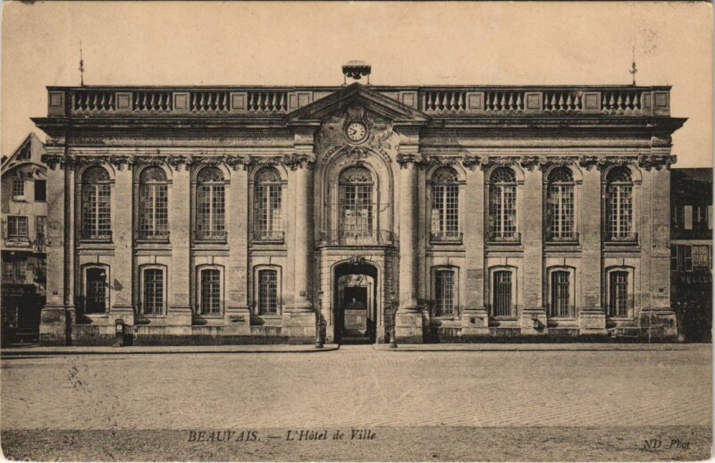 Carte postale ancienne Beauvais L'Hotel de Ville à Beauvais