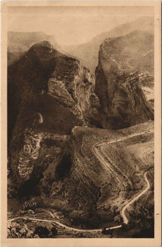 Carte postale ancienne Le Grand Canon du Verdon vu du Village de Rougon à Rougon