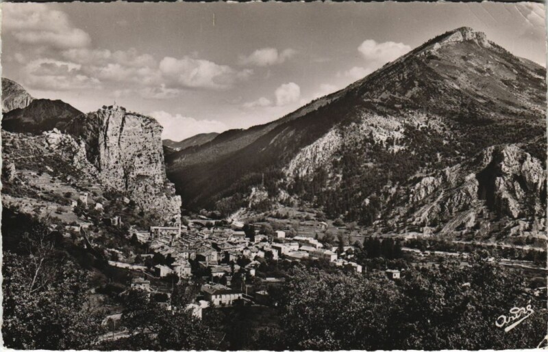 Carte postale ancienne Castellane Vue Panoramique à Castellane