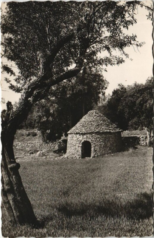 Carte postale ancienne Ganagobie Le Cabanan Pointu à Ganagobie