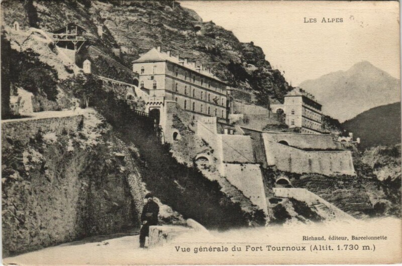 Carte postale ancienne La Condamine-Chatelard Vue Generale du Fort Tournoux