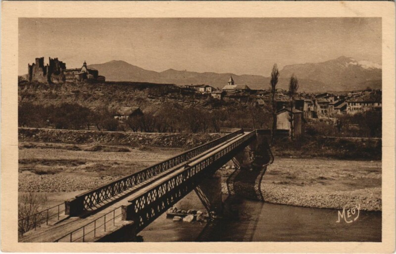 Carte postale ancienne Tallard La Durance et le Chateau
