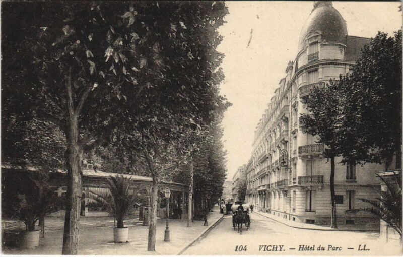 Carte postale ancienne Vichy Hotel du Parc à Vichy
