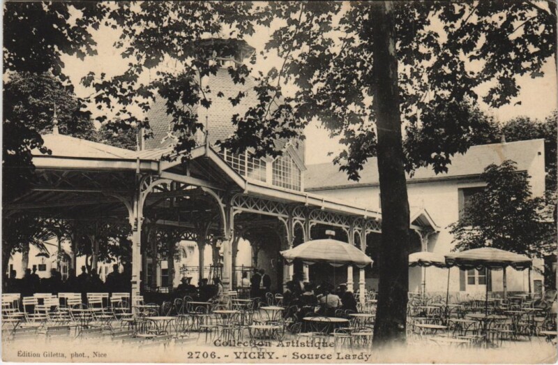 Carte postale ancienne Vichy Source Lardy à Vichy