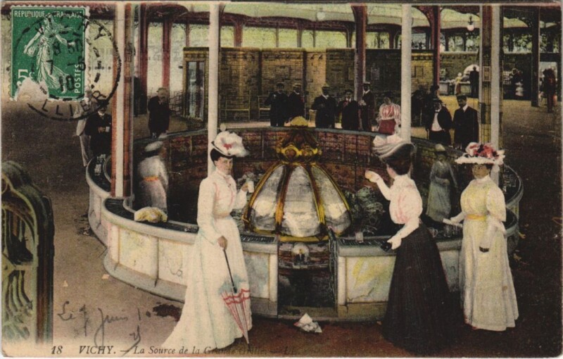 Carte postale ancienne Vichy La Source de la Grande Grille à Vichy