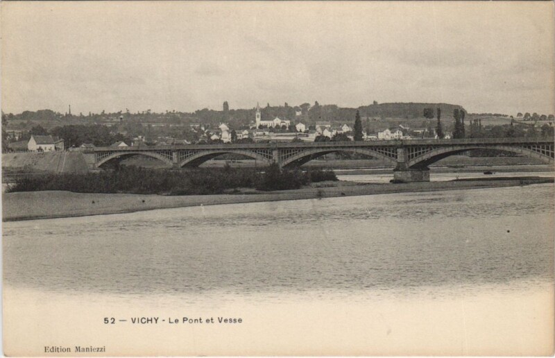 Carte postale ancienne Vichy Le Pont et Vesse à Vichy