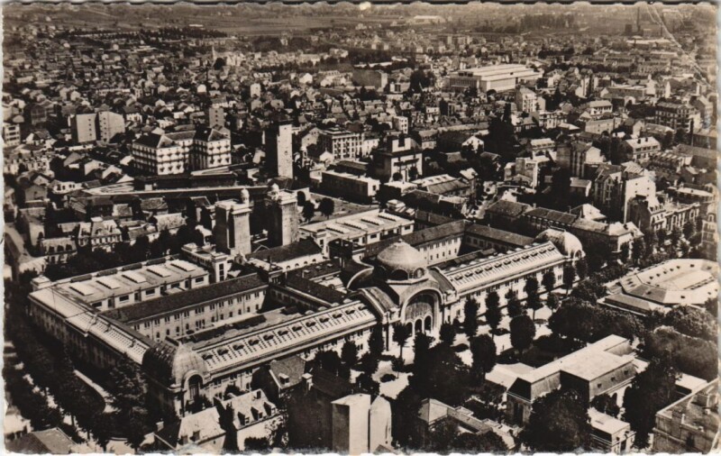 Carte postale ancienne Vichy Vue aerienne à Vichy