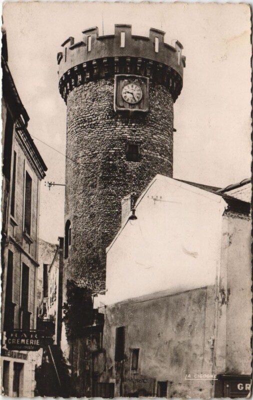 Carte postale ancienne Vichy Tour d'Horloge à Vichy