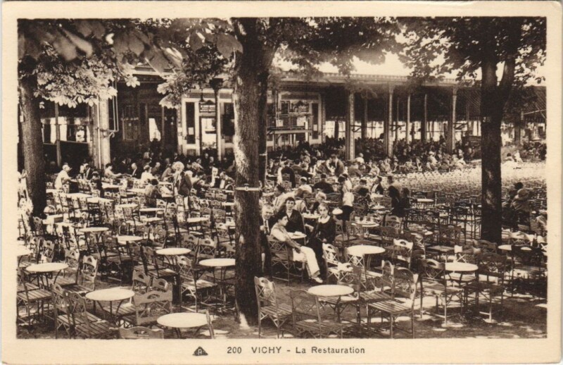 Carte postale ancienne Vichy La Restauration à Vichy