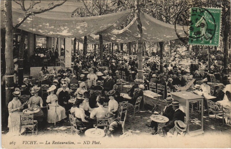 Carte postale ancienne Vichy La Restauration à Vichy