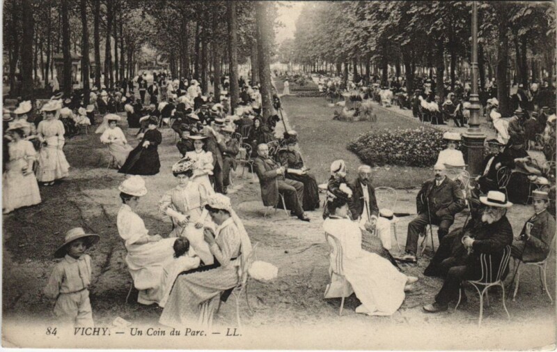 Carte postale ancienne Vichy un Coin du Parc à Vichy