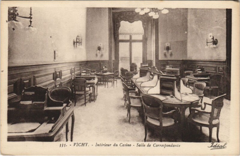 Carte postale ancienne Vichy Interieur du Casino, Salle de Correspondance à Vichy