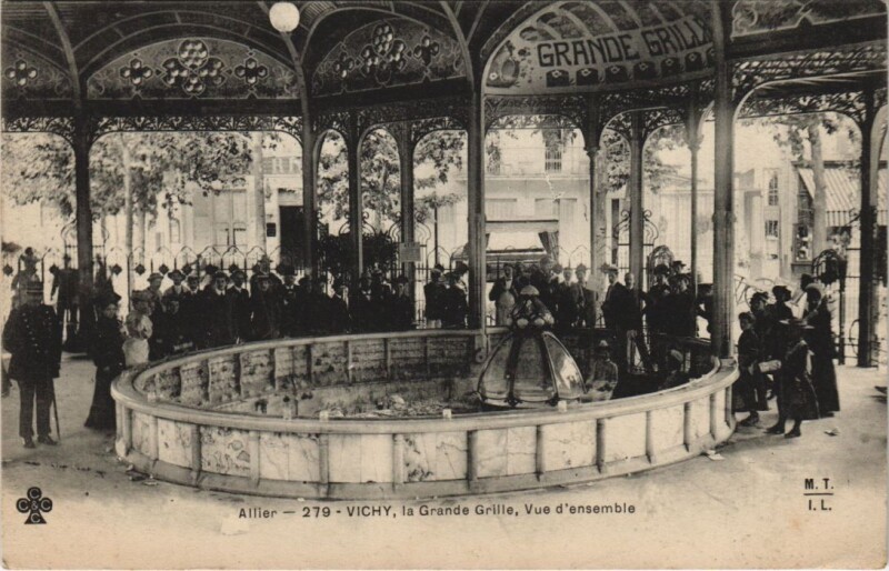 Carte postale ancienne Vichy La grande Grille à Vichy