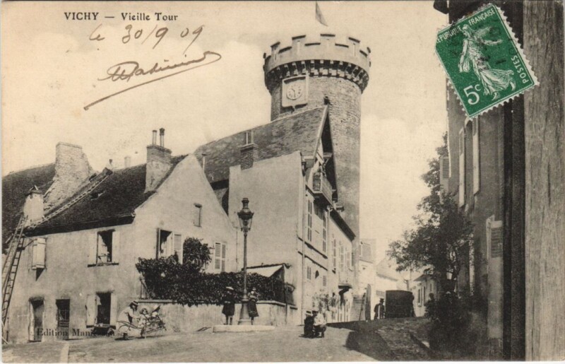 Carte postale ancienne Vichy Vieille Tour à Vichy