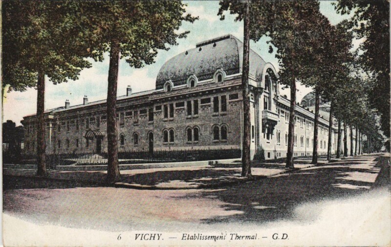 Carte postale ancienne Vichy Etablissement Thermal à Vichy