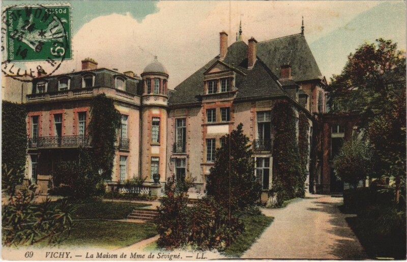 Carte postale ancienne Vichy Maison de Mme de Sevigne à Vichy