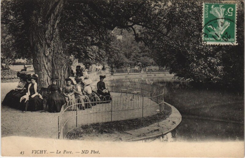 Carte postale ancienne Vichy Le Parc à Vichy