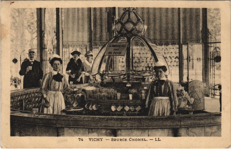 Carte postale ancienne Vichy Source Chomel à Vichy