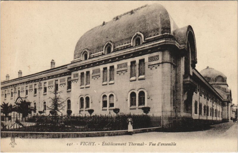 Carte postale ancienne Vichy Etablissement Thermal à Vichy