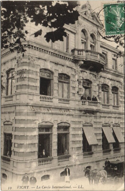 Carte postale ancienne Vichy Cercle International à Vichy