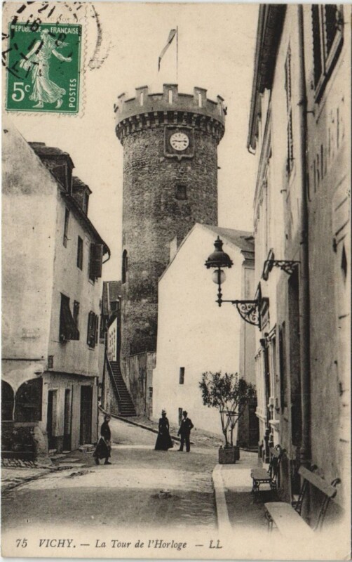 Carte postale ancienne Vichy Tour d'Horloge à Vichy
