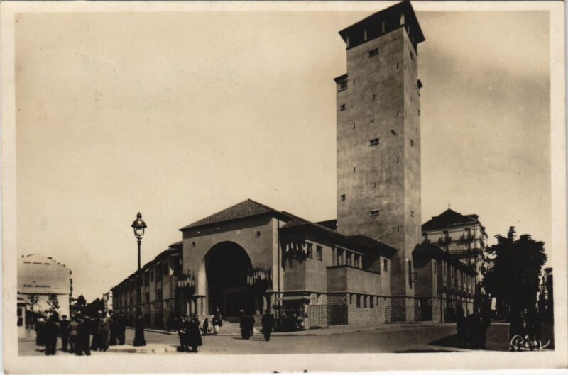 Carte postale ancienne Vichy Etablissement Thermal à Vichy