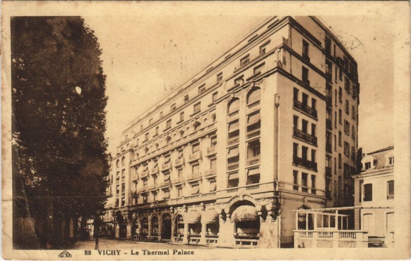Carte postale ancienne Vichy Thermal Palace à Vichy
