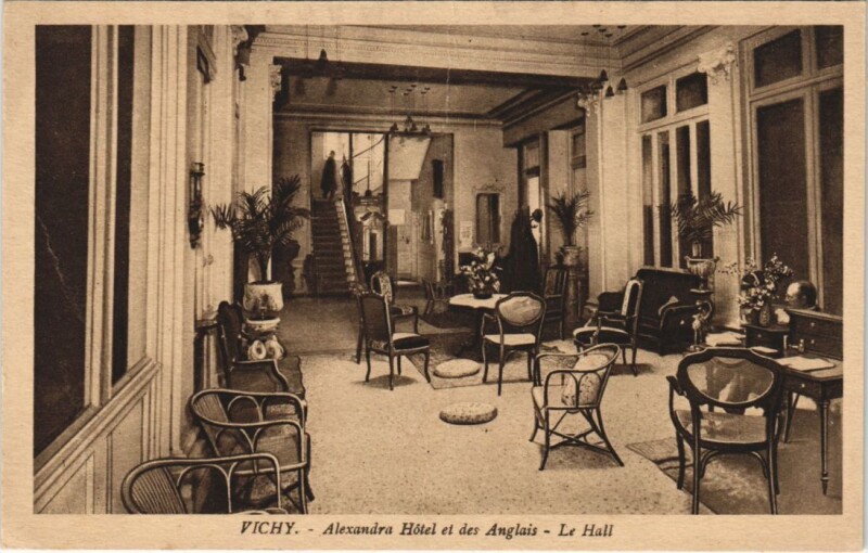 Carte postale ancienne Vichy Alexandra Hotel et des Anglais, Le Hall à Vichy