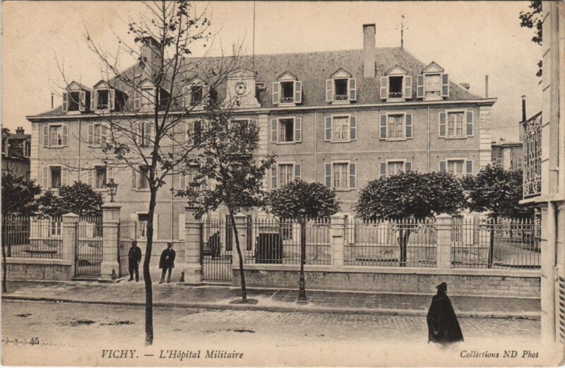 Carte postale ancienne Vichy Hopital Militaire à Vichy