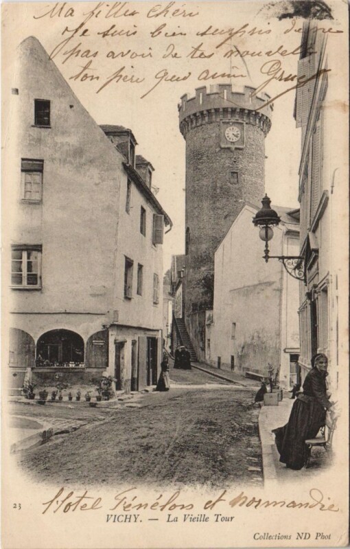 Carte postale ancienne Vichy Vieille Tour à Vichy