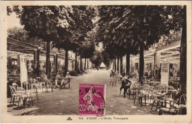 Carte postale ancienne Vichy Allee Principale à Vichy