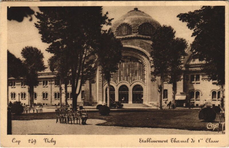 Carte postale ancienne Vichy Etablissement Thermal à Vichy