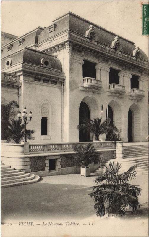 Carte postale ancienne Vichy Le Nouveau Theatre à Vichy