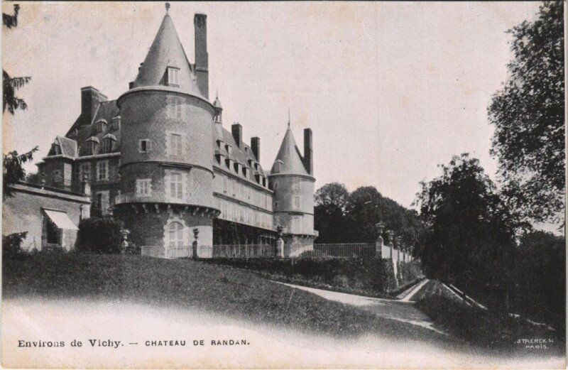 Carte postale ancienne Env. De Vichy Chateau de Randan à Vichy