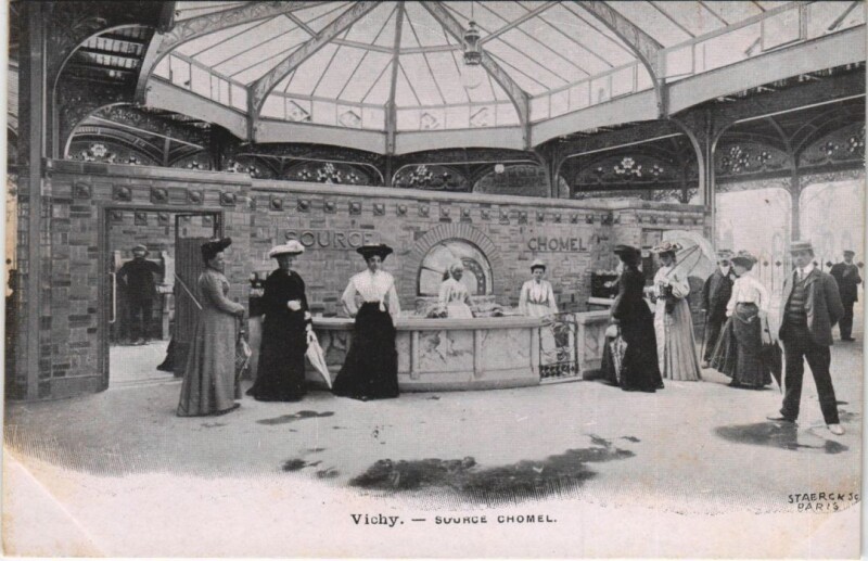 Carte postale ancienne Vichy Source Chomel à Vichy