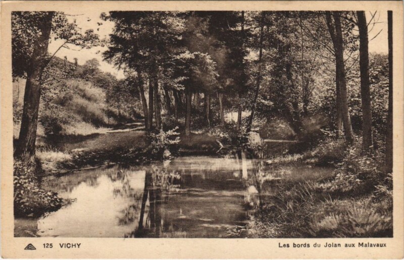 Carte postale ancienne Vichy Les Bords du Jolan aux Malvaux à Vichy