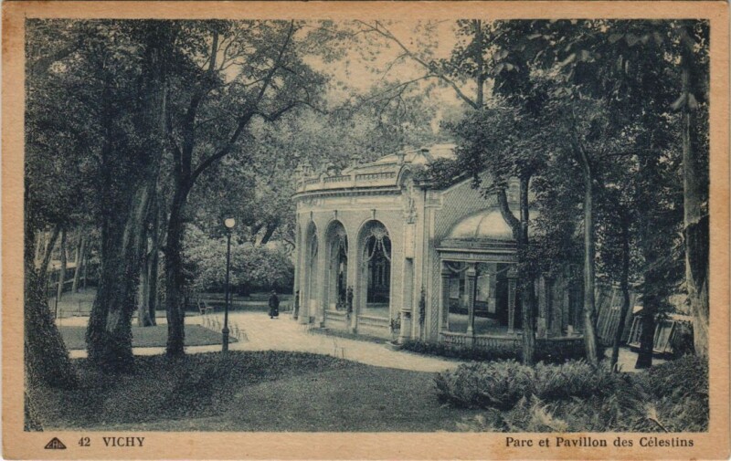 Carte postale ancienne Vichy Parc et Pavillon des Celestins à Vichy